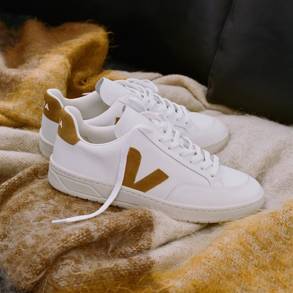 V-12 LEATHER WHITE CAMEL 4 V-12 LEATHER WHITE CAMEL