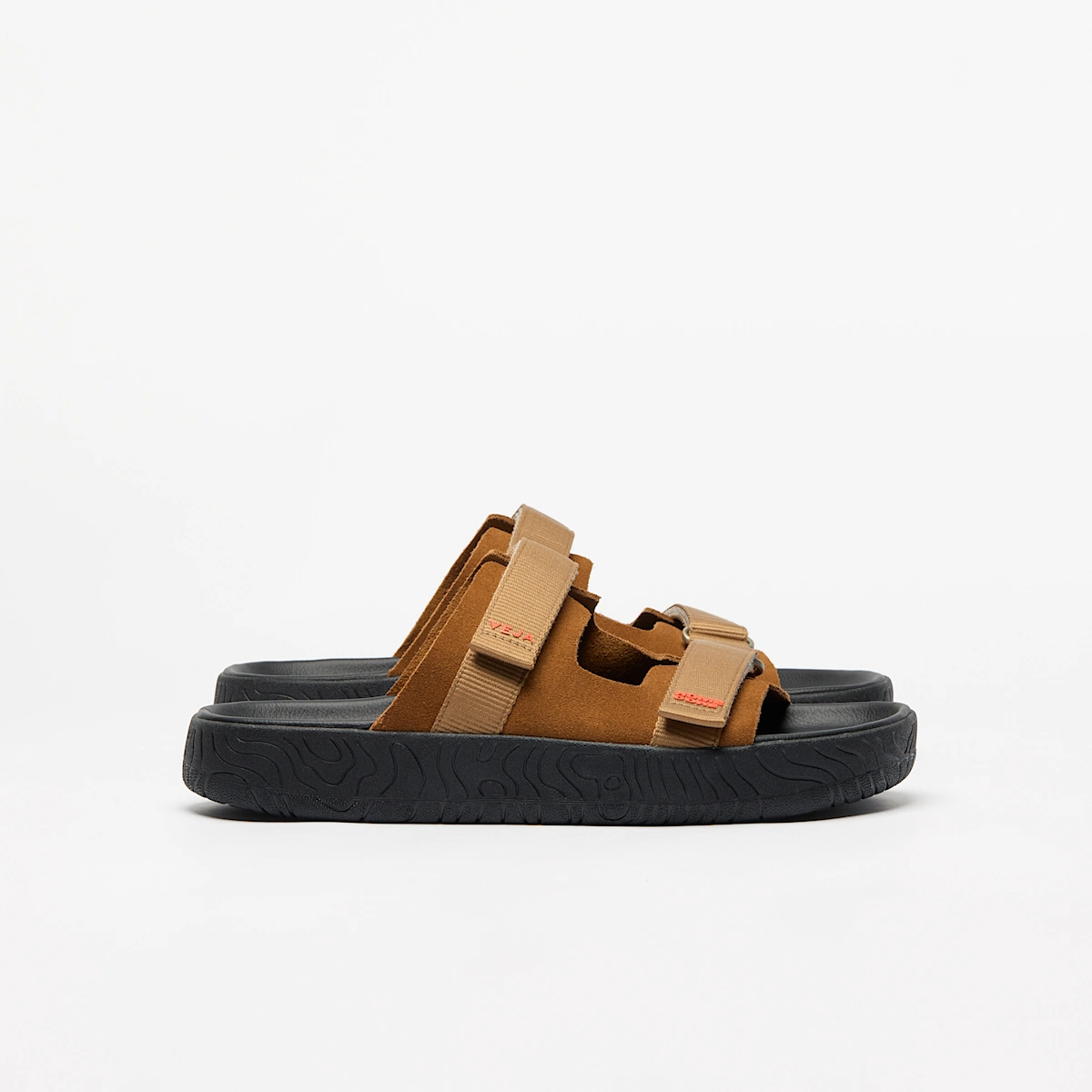 ARPOADOR SUEDE VEJA X HOMECORE COGNAC TENT BLACK